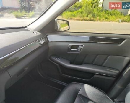 Сірий Мерседес Е-Клас, об'ємом двигуна 2.2 л та пробігом 263 тис. км за 12300 $, фото 10 на Automoto.ua