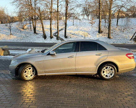 Сірий Мерседес Е-Клас, об'ємом двигуна 2.14 л та пробігом 230 тис. км за 13000 $, фото 3 на Automoto.ua