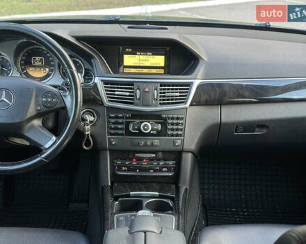 Серый Мерседес Е-Класс, объемом двигателя 2.14 л и пробегом 293 тыс. км за 11500 $, фото 22 на Automoto.ua