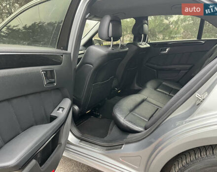 Серый Мерседес Е-Класс, объемом двигателя 2.2 л и пробегом 288 тыс. км за 11550 $, фото 7 на Automoto.ua