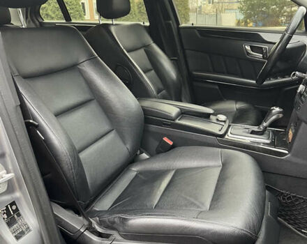 Серый Мерседес Е-Класс, объемом двигателя 2.2 л и пробегом 288 тыс. км за 11550 $, фото 3 на Automoto.ua