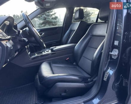 Серый Мерседес Е-Класс, объемом двигателя 2.14 л и пробегом 293 тыс. км за 11500 $, фото 30 на Automoto.ua