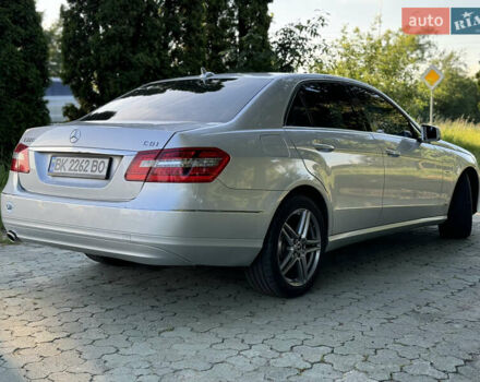 Мерседес Е-Класс 2011 в Запорожье на Automoto.ua Серый Мерседес Е-Класс, объемом двигателя 2.1 л и пробегом 250 тыс. км за 13500 $, фото 4 на Automoto.ua