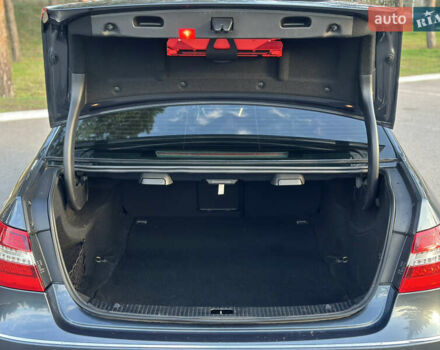 Серый Мерседес Е-Класс, объемом двигателя 2.14 л и пробегом 293 тыс. км за 11500 $, фото 33 на Automoto.ua