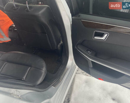 Сірий Мерседес Е-Клас, об'ємом двигуна 2.14 л та пробігом 209 тис. км за 11000 $, фото 4 на Automoto.ua
