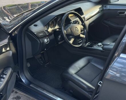 Сірий Мерседес Е-Клас, об'ємом двигуна 2.1 л та пробігом 293 тис. км за 11500 $, фото 16 на Automoto.ua