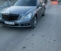 Серый Мерседес Е-Класс, объемом двигателя 2.14 л и пробегом 400 тыс. км за 11500 $, фото 1 на Automoto.ua