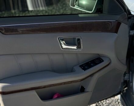 Серый Мерседес Е-Класс, объемом двигателя 1.8 л и пробегом 211 тыс. км за 12000 $, фото 6 на Automoto.ua