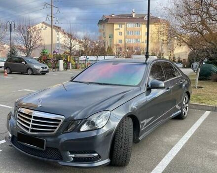 Сірий Мерседес Е-Клас, об'ємом двигуна 2.99 л та пробігом 304 тис. км за 15700 $, фото 1 на Automoto.ua