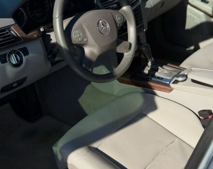 Серый Мерседес Е-Класс, объемом двигателя 1.8 л и пробегом 211 тыс. км за 12000 $, фото 8 на Automoto.ua