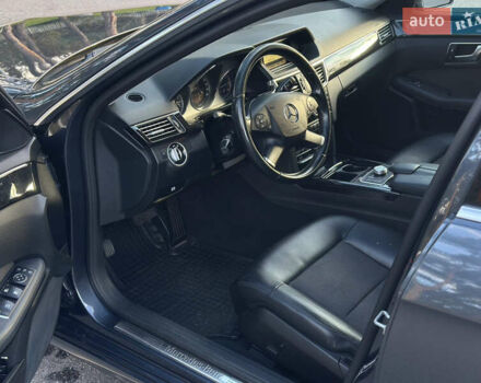 Серый Мерседес Е-Класс, объемом двигателя 2.14 л и пробегом 293 тыс. км за 11500 $, фото 29 на Automoto.ua