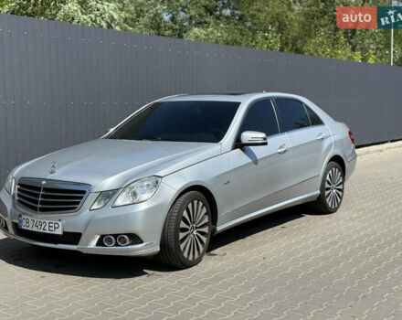 Серый Мерседес Е-Класс, объемом двигателя 2.99 л и пробегом 283 тыс. км за 13500 $, фото 4 на Automoto.ua
