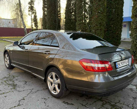 Сірий Мерседес Е-Клас, об'ємом двигуна 2.14 л та пробігом 385 тис. км за 10500 $, фото 5 на Automoto.ua