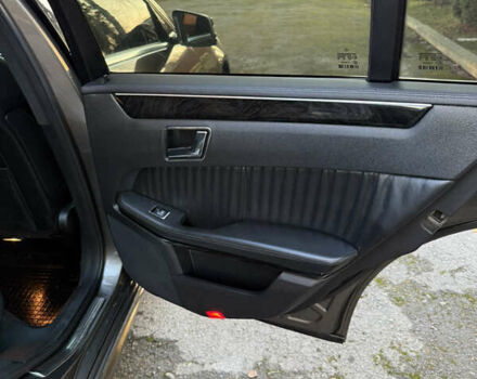 Сірий Мерседес Е-Клас, об'ємом двигуна 2.14 л та пробігом 385 тис. км за 10500 $, фото 16 на Automoto.ua