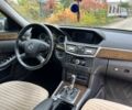 Серый Мерседес Е-Класс, объемом двигателя 2.2 л и пробегом 320 тыс. км за 10999 $, фото 4 на Automoto.ua