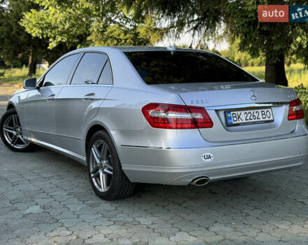 Мерседес Е-Класс 2011 в Запорожье на Automoto.ua Серый Мерседес Е-Класс, объемом двигателя 2.1 л и пробегом 250 тыс. км за 13500 $, фото 6 на Automoto.ua