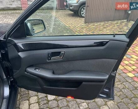 Сірий Мерседес Е-Клас, об'ємом двигуна 2.14 л та пробігом 357 тис. км за 6999 $, фото 12 на Automoto.ua