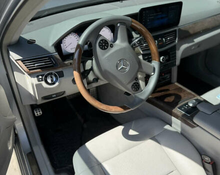 Серый Мерседес Е-Класс, объемом двигателя 2.99 л и пробегом 283 тыс. км за 13500 $, фото 9 на Automoto.ua