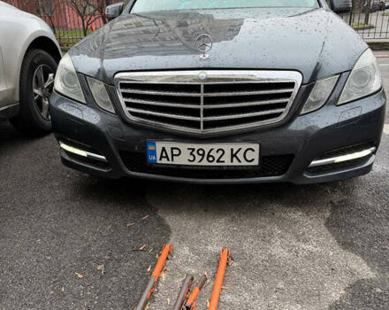 Серый Мерседес Е-Класс, объемом двигателя 0 л и пробегом 191 тыс. км за 11200 $, фото 4 на Automoto.ua
