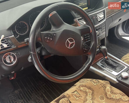 Сірий Мерседес Е-Клас, об'ємом двигуна 2.14 л та пробігом 209 тис. км за 11000 $, фото 6 на Automoto.ua