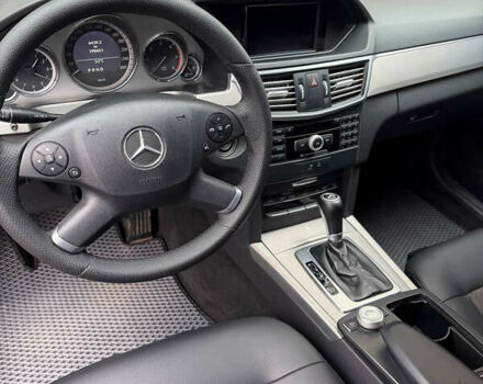 Серый Мерседес Е-Класс, объемом двигателя 0 л и пробегом 191 тыс. км за 11200 $, фото 6 на Automoto.ua