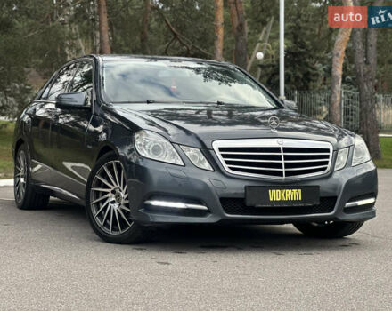 Серый Мерседес Е-Класс, объемом двигателя 2.14 л и пробегом 293 тыс. км за 11500 $, фото 4 на Automoto.ua