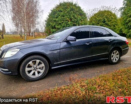 Серый Мерседес Е-Класс, объемом двигателя 2.1 л и пробегом 203 тыс. км за 11800 $, фото 5 на Automoto.ua