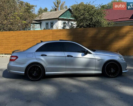 Сірий Мерседес Е-Клас, об'ємом двигуна 3.5 л та пробігом 132 тис. км за 18900 $, фото 2 на Automoto.ua