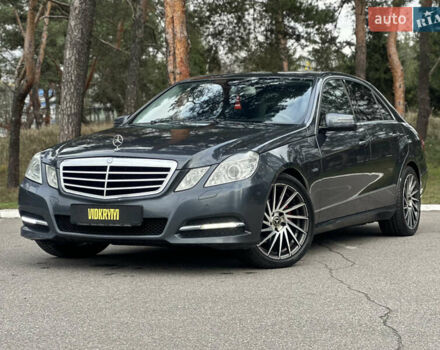 Серый Мерседес Е-Класс, объемом двигателя 2.14 л и пробегом 293 тыс. км за 11500 $, фото 1 на Automoto.ua