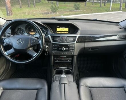 Сірий Мерседес Е-Клас, об'ємом двигуна 2.1 л та пробігом 293 тис. км за 11500 $, фото 10 на Automoto.ua