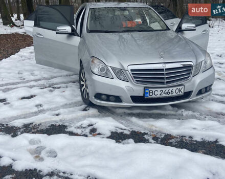 Сірий Мерседес Е-Клас, об'ємом двигуна 2.14 л та пробігом 209 тис. км за 11000 $, фото 9 на Automoto.ua