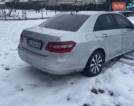 Сірий Мерседес Е-Клас, об'ємом двигуна 2.14 л та пробігом 209 тис. км за 11000 $, фото 14 на Automoto.ua