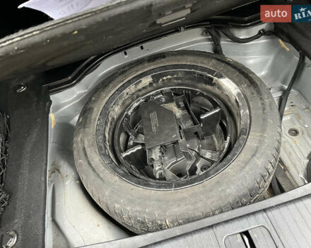 Серый Мерседес Е-Класс, объемом двигателя 2.2 л и пробегом 288 тыс. км за 11550 $, фото 19 на Automoto.ua