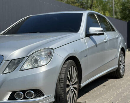 Серый Мерседес Е-Класс, объемом двигателя 2.99 л и пробегом 283 тыс. км за 13500 $, фото 2 на Automoto.ua