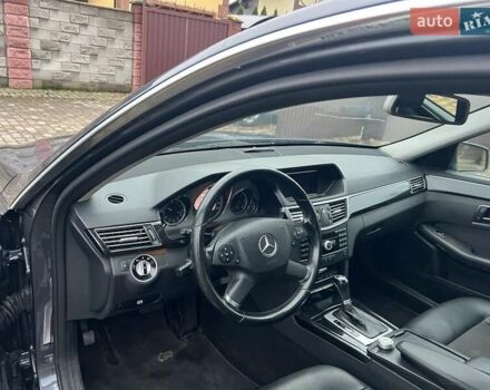 Сірий Мерседес Е-Клас, об'ємом двигуна 2.14 л та пробігом 357 тис. км за 6999 $, фото 9 на Automoto.ua