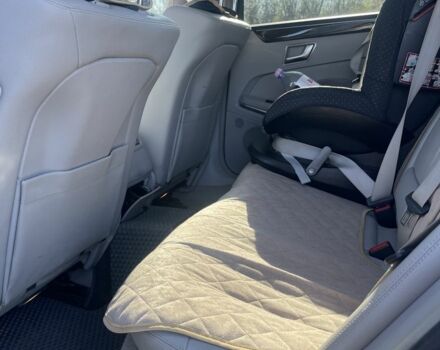 Сірий Мерседес Е-Клас, об'ємом двигуна 2.1 л та пробігом 277 тис. км за 11500 $, фото 7 на Automoto.ua