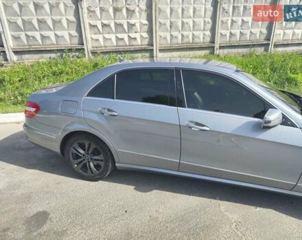 Сірий Мерседес Е-Клас, об'ємом двигуна 2.2 л та пробігом 263 тис. км за 12300 $, фото 17 на Automoto.ua