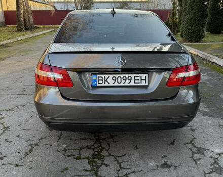 Сірий Мерседес Е-Клас, об'ємом двигуна 2.14 л та пробігом 385 тис. км за 10500 $, фото 6 на Automoto.ua