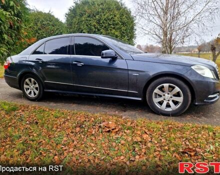 Серый Мерседес Е-Класс, объемом двигателя 2.1 л и пробегом 203 тыс. км за 11800 $, фото 4 на Automoto.ua