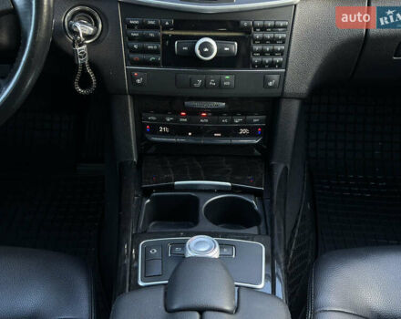 Серый Мерседес Е-Класс, объемом двигателя 2.14 л и пробегом 293 тыс. км за 11500 $, фото 26 на Automoto.ua