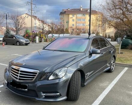 Серый Мерседес Е-Класс, объемом двигателя 3 л и пробегом 304 тыс. км за 15200 $, фото 2 на Automoto.ua