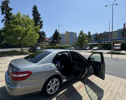 Сірий Мерседес Е-Клас, об'ємом двигуна 2.2 л та пробігом 222 тис. км за 13000 $, фото 5 на Automoto.ua