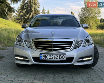 Мерседес Е-Класс 2011 в Запорожье на Automoto.ua Серый Мерседес Е-Класс, объемом двигателя 2.1 л и пробегом 250 тыс. км за 13500 $, фото 1 на Automoto.ua