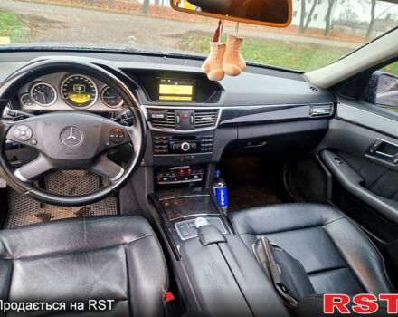 Серый Мерседес Е-Класс, объемом двигателя 2.1 л и пробегом 203 тыс. км за 11800 $, фото 13 на Automoto.ua