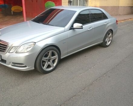 Серый Мерседес Е-Класс, объемом двигателя 1.8 л и пробегом 400 тыс. км за 9536 $, фото 1 на Automoto.ua