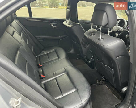 Серый Мерседес Е-Класс, объемом двигателя 2.2 л и пробегом 288 тыс. км за 11550 $, фото 5 на Automoto.ua