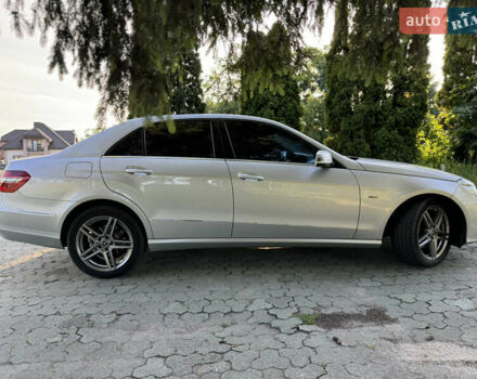 Мерседес Е-Класс 2011 в Запорожье на Automoto.ua Серый Мерседес Е-Класс, объемом двигателя 2.1 л и пробегом 250 тыс. км за 13500 $, фото 3 на Automoto.ua
