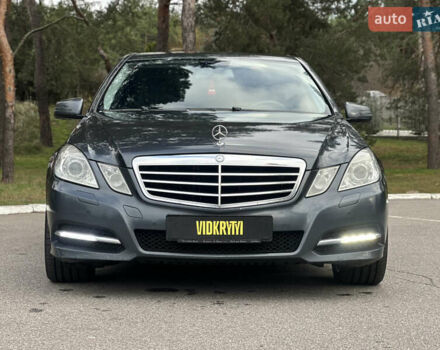 Серый Мерседес Е-Класс, объемом двигателя 2.14 л и пробегом 293 тыс. км за 11500 $, фото 2 на Automoto.ua