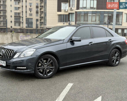 Серый Мерседес Е-Класс, объемом двигателя 2.2 л и пробегом 291 тыс. км за 11800 $, фото 1 на Automoto.ua