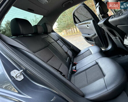 Серый Мерседес Е-Класс, объемом двигателя 2.2 л и пробегом 232 тыс. км за 16300 $, фото 97 на Automoto.ua